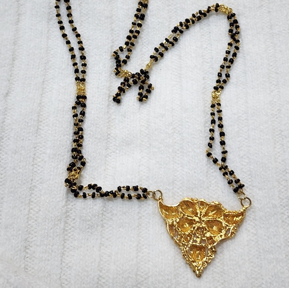 Gold Plated Traditional Designed Necklace - Picture 4 of 6